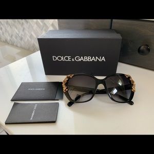 Dolce & Gabbana gold leaf sunglasses like new